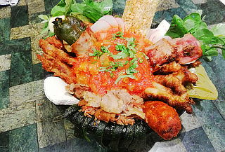 Para 2: Molcajete imperial + Jarra de Clericot