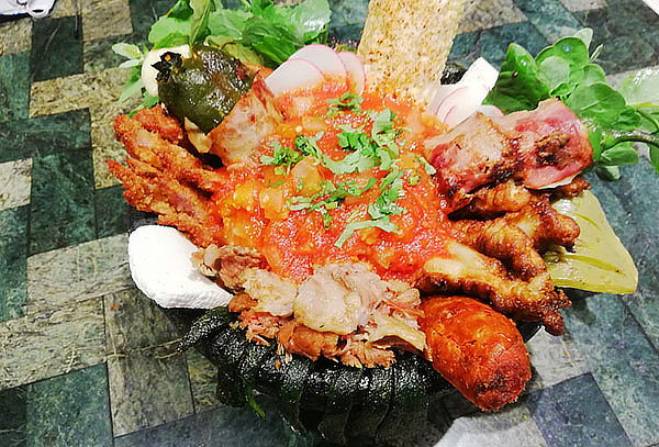Para 2: Molcajete imperial + Jarra de Clericot