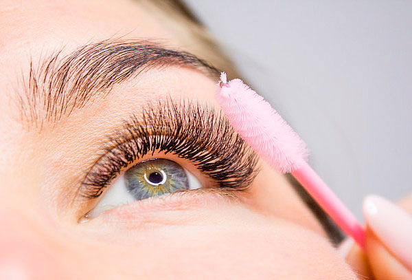 Lifting de Pestañas y Diseño de Cejas 