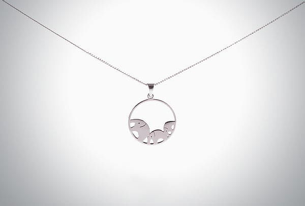 Collar 3 con Elefantes de Plata