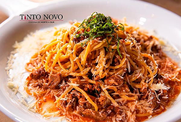 Empanada + Pasta + Copa de Vino para 1 en TINTO NOVO