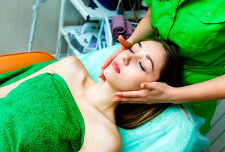 Sesión de hydrafacial + Mascarilla de oro de 24 kilates