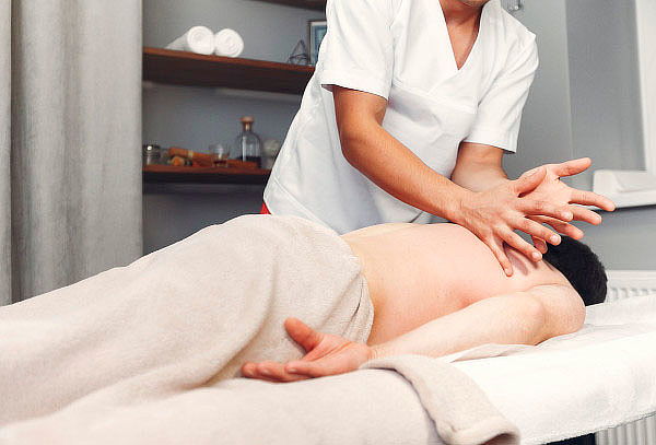 Masaje Descontracturante + Electroestimulación y Más
