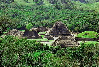 TAJÍN Zona Arqueológica + Playa TECOLUTLA. Abril 25