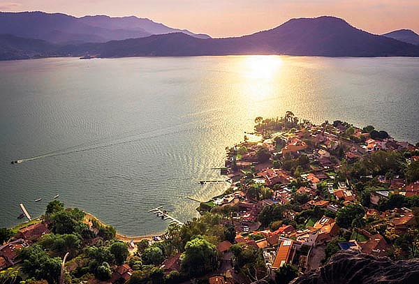 Valle de Bravo y Cascadas de Avándaro ¡Agosto 15!