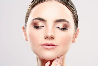 Lash Lifting + Tinte de pestañas + Planchado de ceja y más