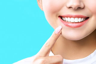 ¡Obtén la Sonrisa Que Tanto Deseas! Blanqueamiento láser + D