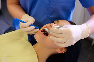 Consulta + Limpieza Dental + 4 Resinas
