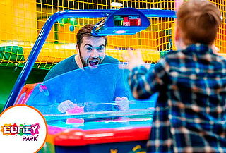 ¡Diviértete en Coney Park! 