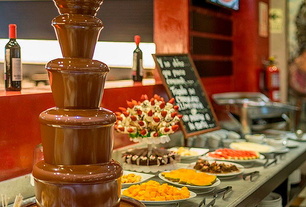 LA BISTECCA Almuerzo ó Cena Buffet + Bebida