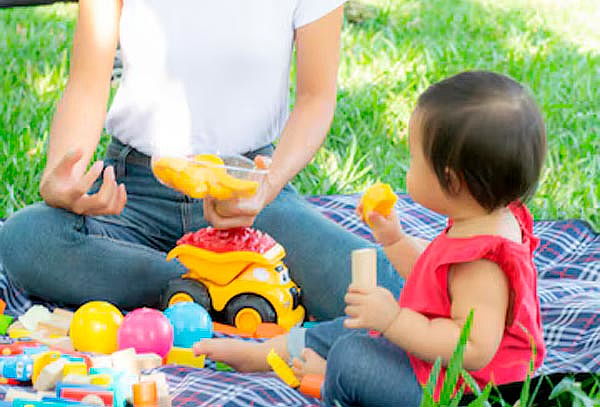 Estimulación Temprana al Aire Libre, Ven y Juega con Tu Bebé