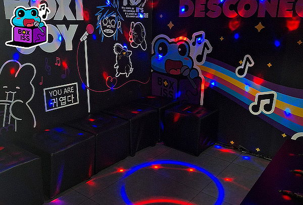Minibox de karaoke para 3, 6 o 10 personas en Boxiss