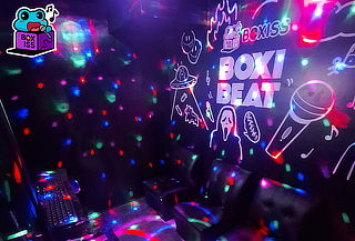 Minibox de karaoke para 3, 6 o 10 personas en Boxiss