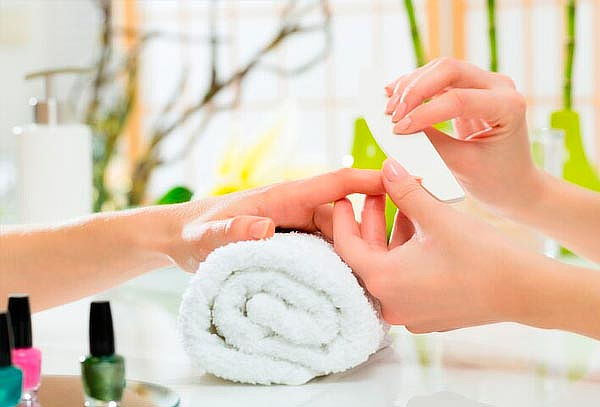 Manicure + Pedicure +Exfoliación e Hidratación de Pies 