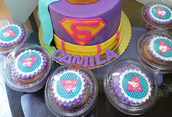 Torta de 18 o 30 Porciones + 6 Galletas o Cupcakes Temáticas