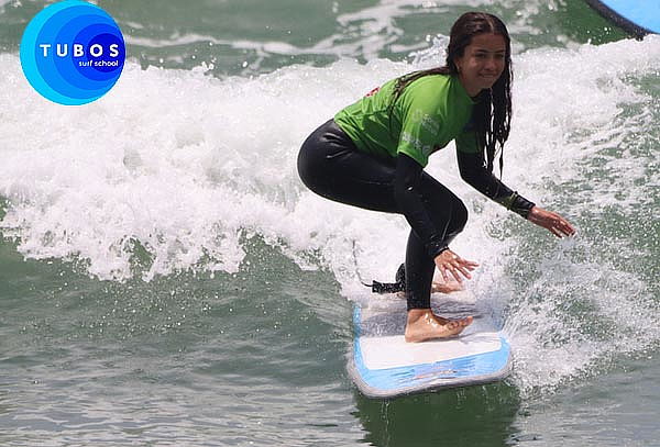 Clase de Surf 1 Hora y Media + Equipo + Seguro y Más en TSS 
