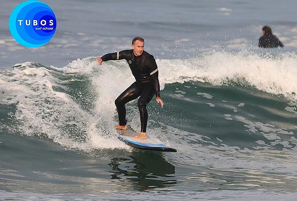 Clase de Surf 1 Hora y Media + Equipo + Seguro y Más en TSS 