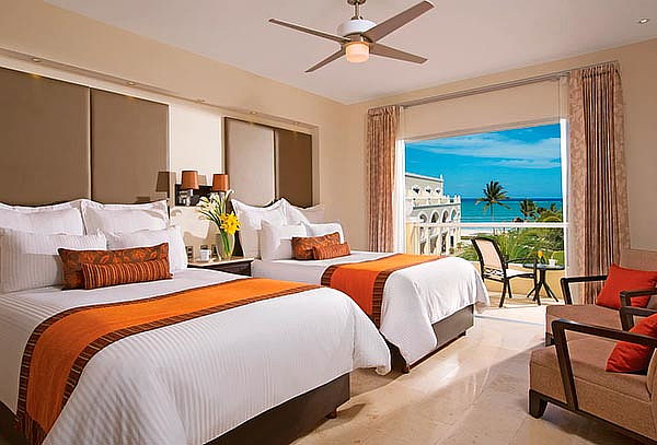 ¡PARA 2! 5D/4N Breathless Punta Cana & Spa