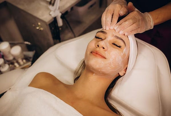 Extensión de Pestañas Pelo a Pelo 3D + Limpieza Facial