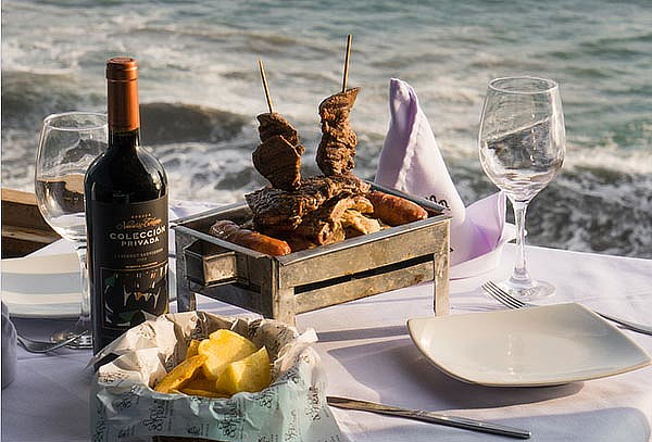 Parrilla para 2: Baby Beef, Pollo, Chuletas y más + Vino