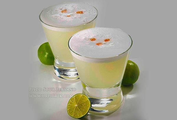 4 Tragos + Fuente de Piqueos para 2 Personas