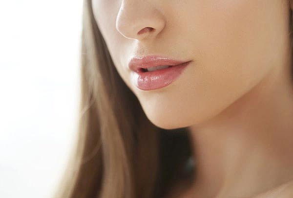 Labios con Ácido Hialurónico + Sonrisa Blanca LED