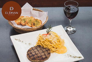 2 Lasagna ó 2 Spaguetti Huancaina + 2 Pan al Ajo + Bebidas
