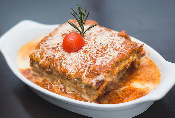 2 Lasagna ó 2 Spaguetti Huancaina + 2 Pan al Ajo + Bebidas