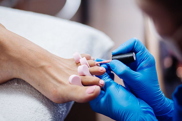Manicure & Pedicure en Gel + Limpieza + Hidratación