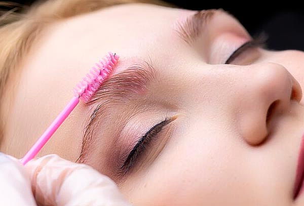 S/24.90 Laminado de Cejas + Depilación con Cera o Hilo