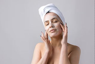 Limpieza Facial Profunda con Extracción + Exfoliación y Más