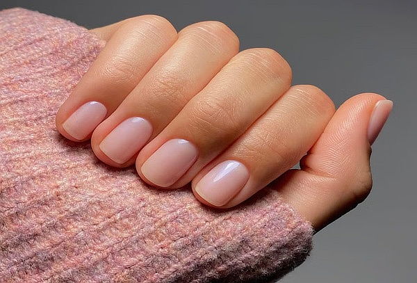 Alisado de keratina todo largo + Manicura esmaltado sencillo