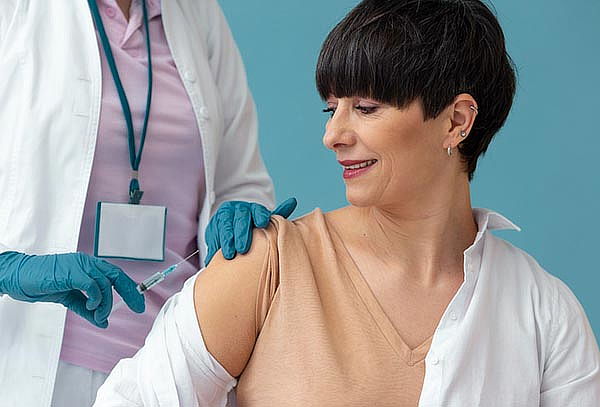 Vacuna Anti-edad UNISEX + Consulta + Facial | 3 Sedes