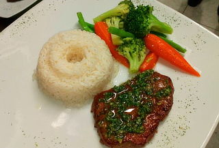Almuerzo o Cena Gourmet por el Día del Padre –Hotel Antara