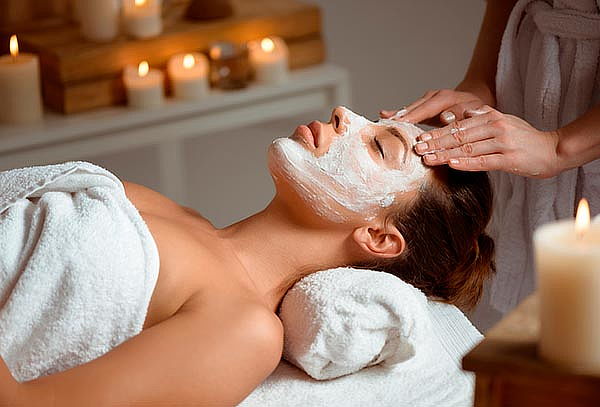 Limpieza Facial Premium: Arco LED + Masaje + Vapor y Más