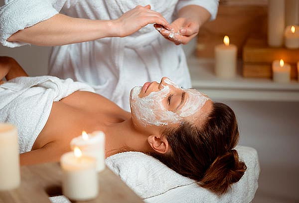Limpieza Facial Premium: Arco LED + Masaje + Vapor y Más