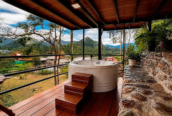 Noche para 2 + Desayuno + Jacuzzi en Oxapampa