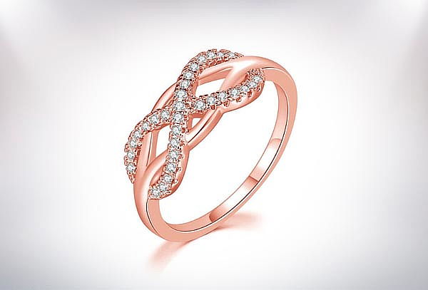 Anillo Amor Infinito Bañado en Oro Rosa 18K
