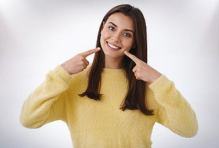 4 Sesiones de Blanqueamiento Dental + Profilaxis 