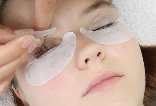 Lifting de Pestañas + Terapia Holística en Amme Aesthetic
