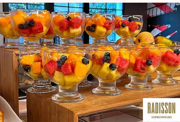 Desayuno Buffet Completo | Radisson RED Miraflores