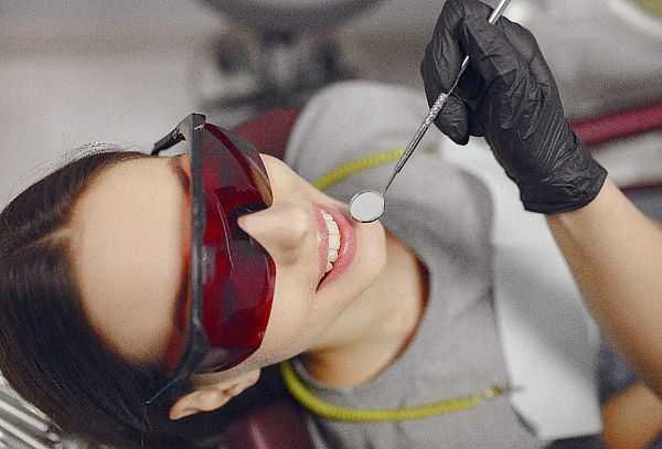 2 Sesiones Blanqueamiento dental + Flúor + Profilaxis