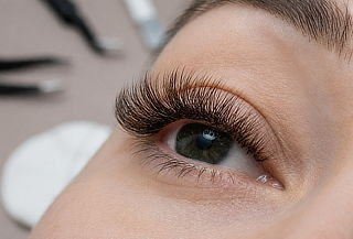 Extenciones de pestañas 4D + Perfilado