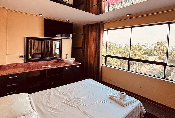 Escapada Romántica para 2 + Jacuzzi + Piscina