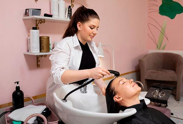 Corte + Lavado + Peinado + Asesoría + Productos de Acabado