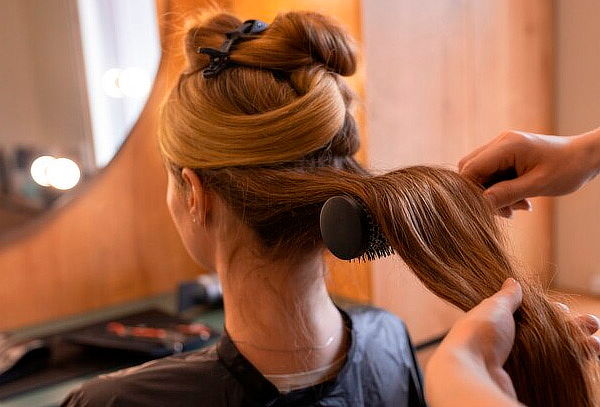 Cambio de Look: Iluminación + Corte + Cepillado y Más