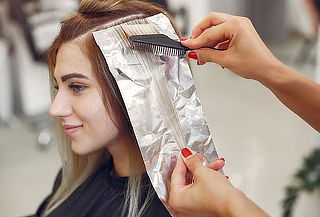 Cambio de Color y Renovación Capilar ¡Renueva tu Look!