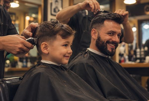 Papá e Hijo: 2 Cortes + Lavado + Acabado