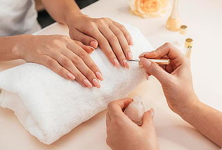 Manicure Rubber con Parafina + Exfoliación y Más  