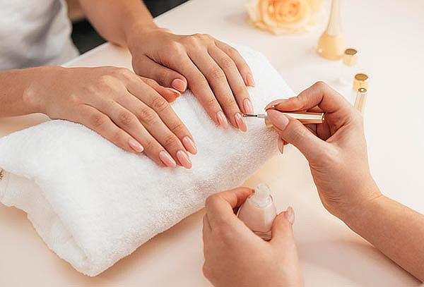 Manicure Rubber con Parafina + Exfoliación y Más  